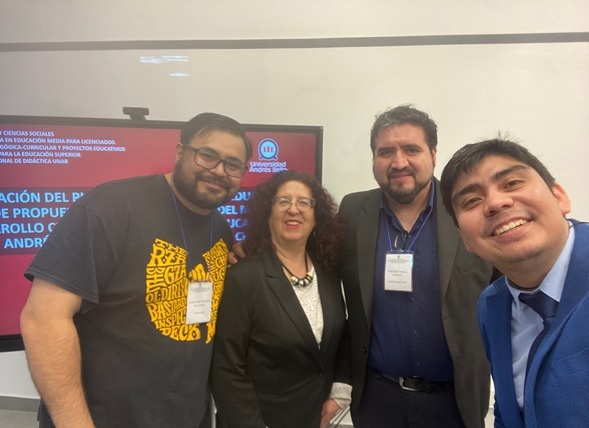 Estudiante MDCE en Congreso de Didáctica